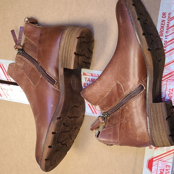 Used Sofft Brown Leather Zip Booties 6 - Picture 4 of 6